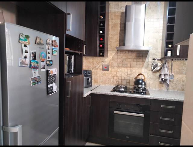 3 BEDROOM TOWNHOUSE FOR SALE IN SUNDOWNER